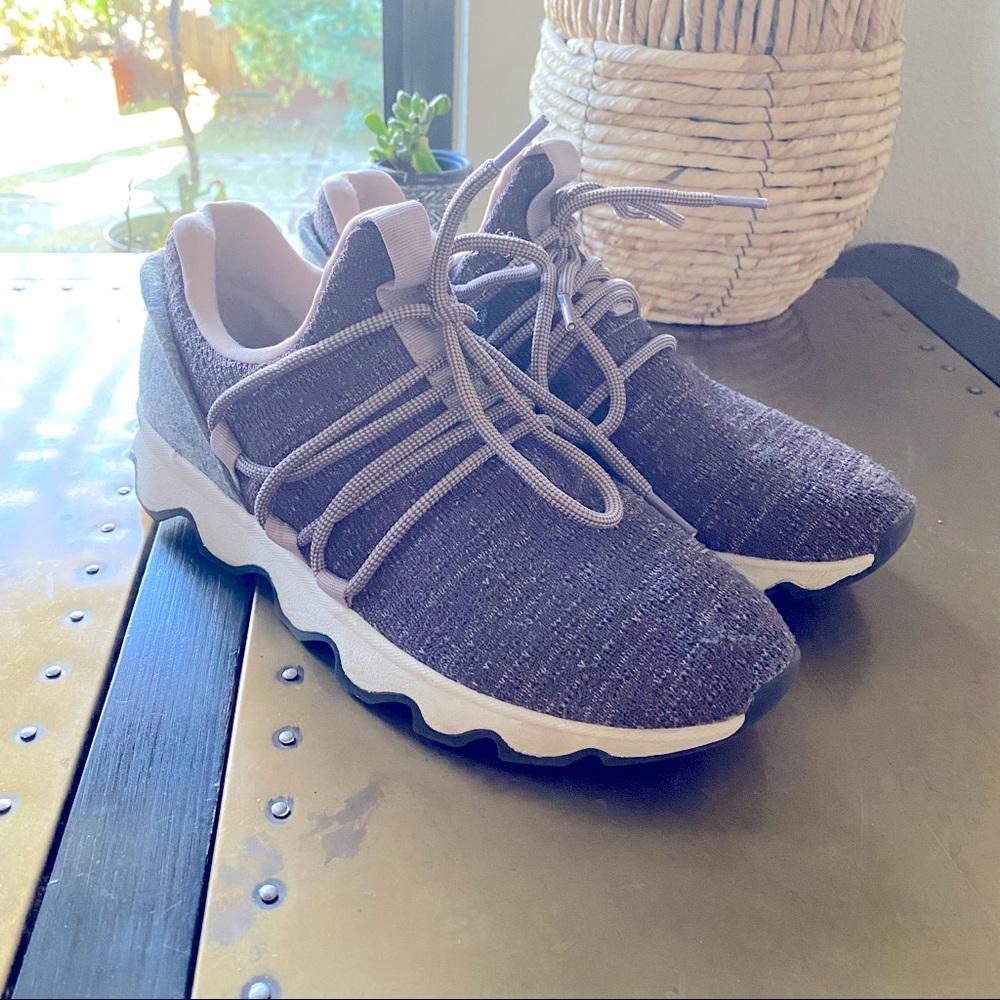 Sorel Kinetic Lace Up Sneakers Tennis Shoes Trainers Purple 9.5